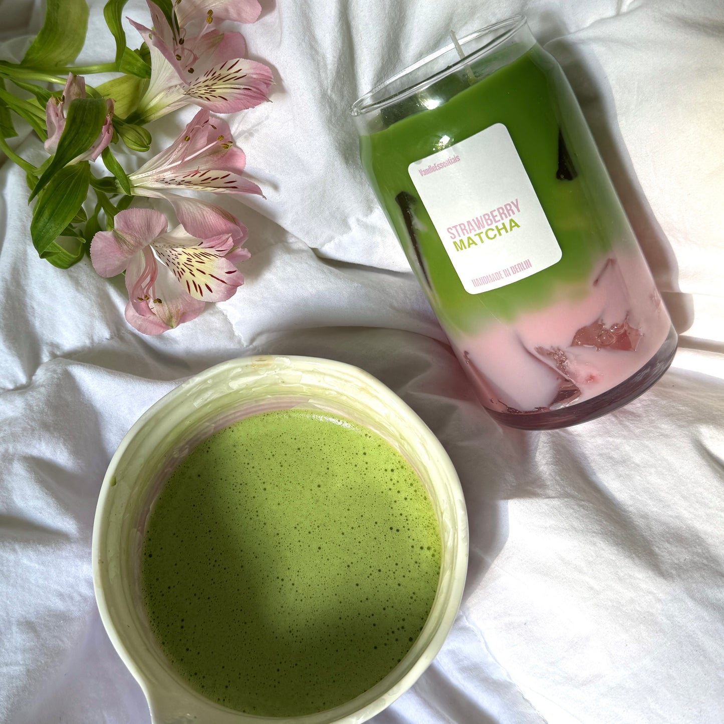 Strawberry Matcha Kerze