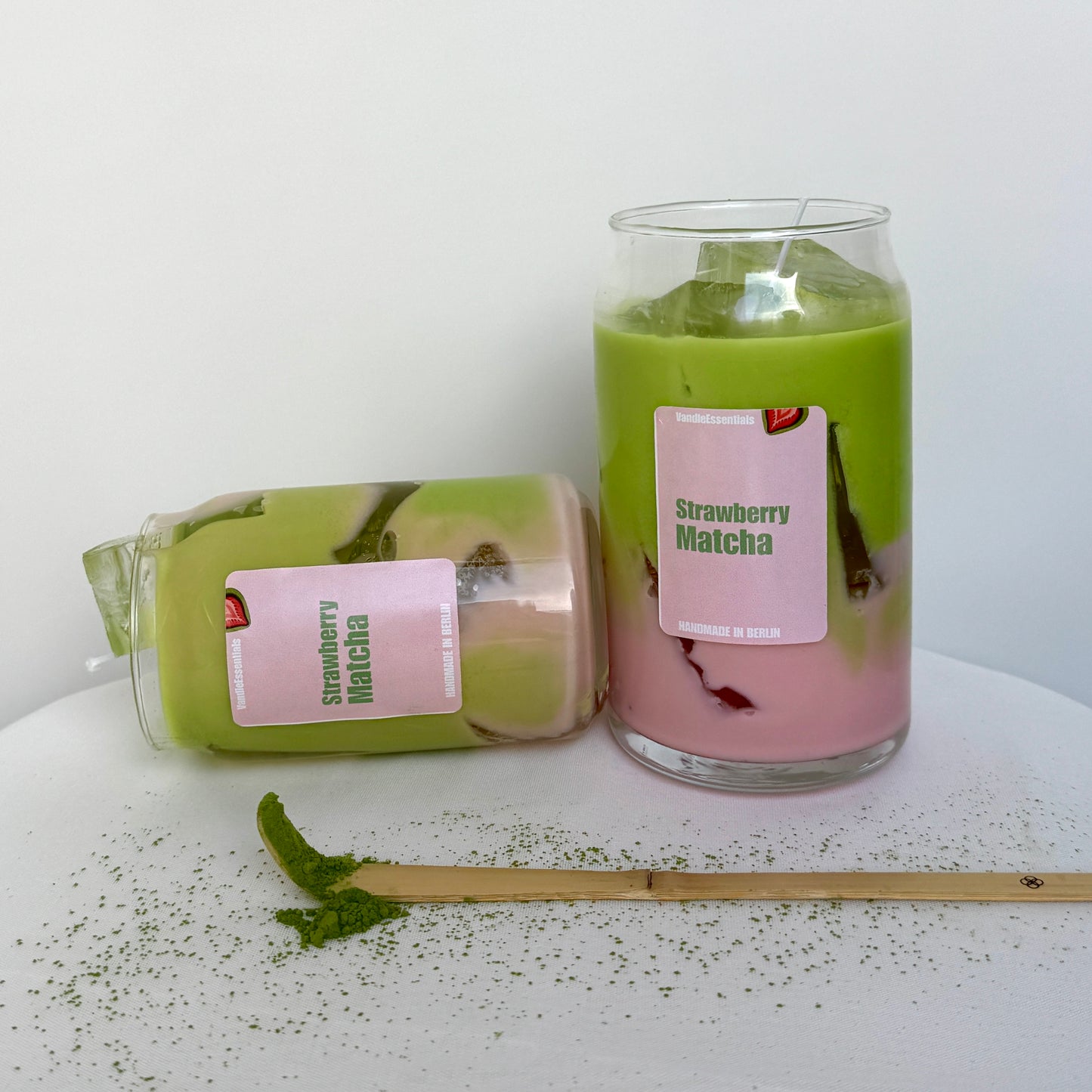 Strawberry Matcha Kerze