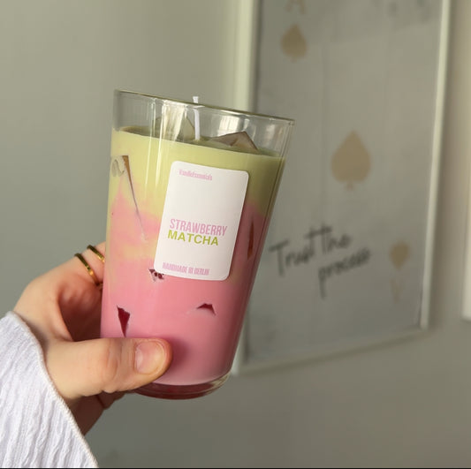 Strawberry Matcha Kerze